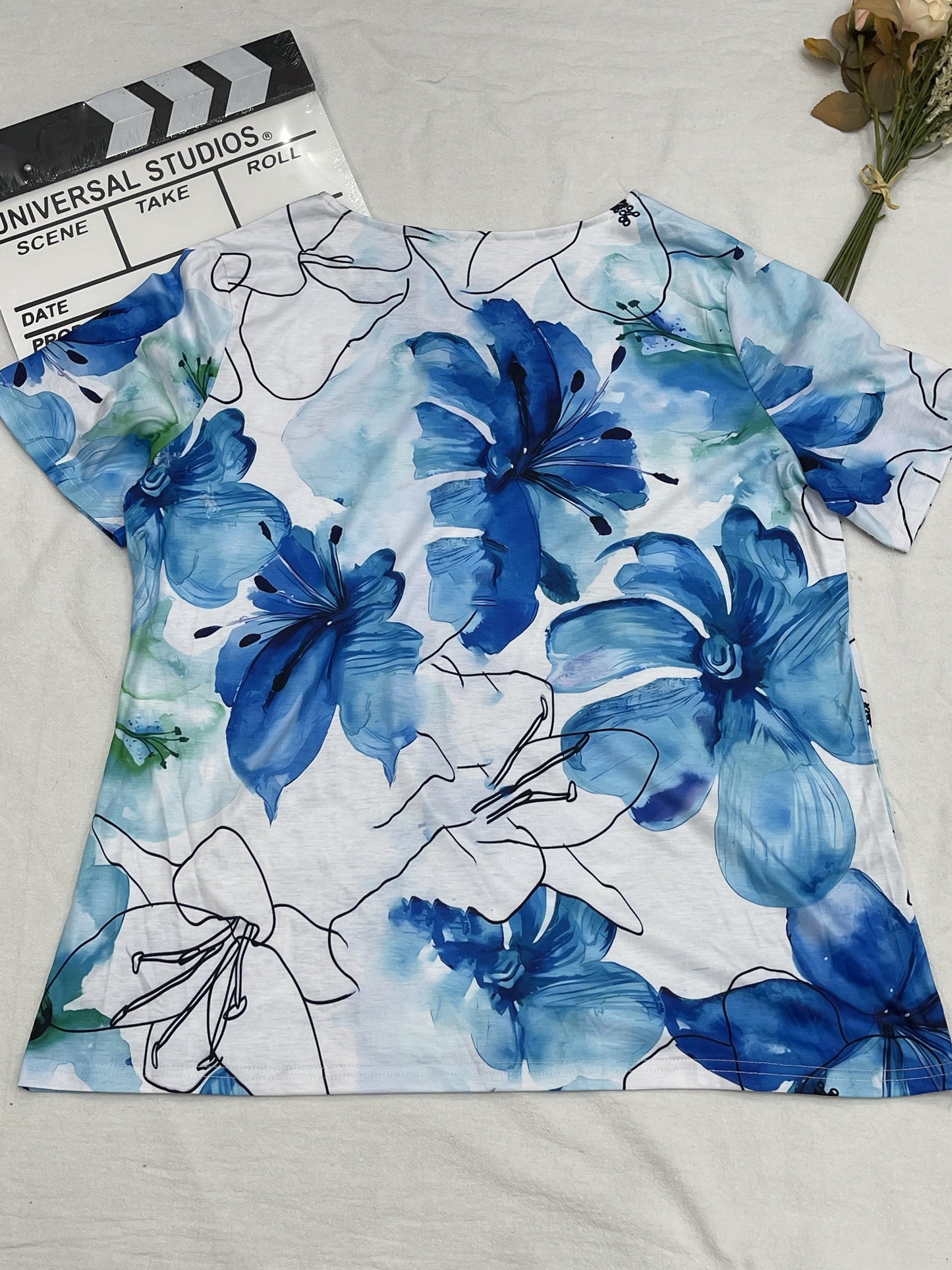 Vzyzv Plus Size Casual T-shirt, Women's Plus Floral Print Short Sleeve V Neck Slight Stretch T-shirt