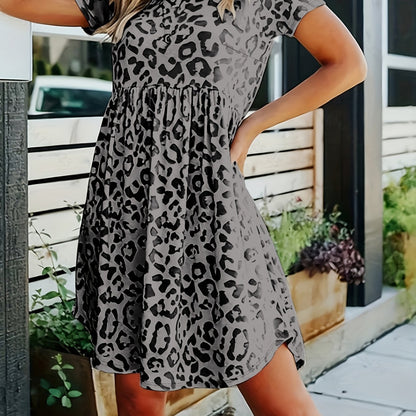Plus Size Casual Dress, Women's Plus Leopard Print Short Sleeve Round Neck High Stretch Dress